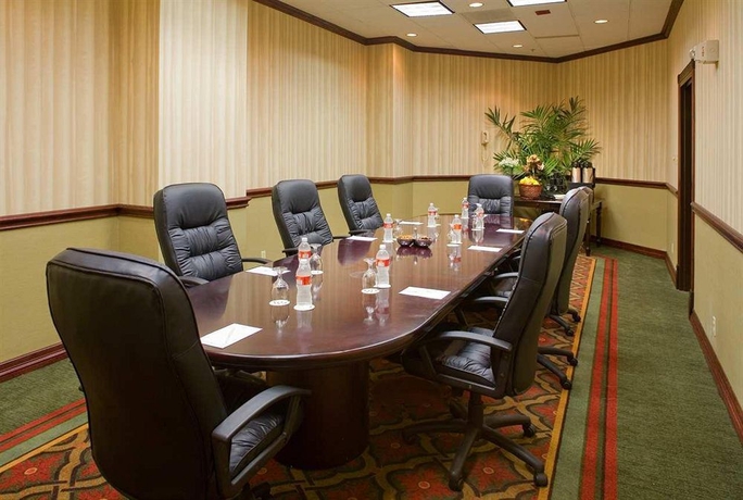 Imagen de los interiores del Hotel Doubletree By Hilton Dallas Near The Galleria. Foto 12