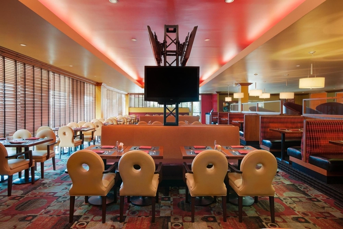 Imagen del bar/restaurante del Hotel Doubletree By Hilton Dallas &ndash; Love Field. Foto 5