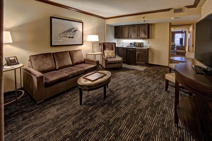 Imagen de la habitación del Hotel Doubletree By Hilton Decatur Riverfront. Foto 2