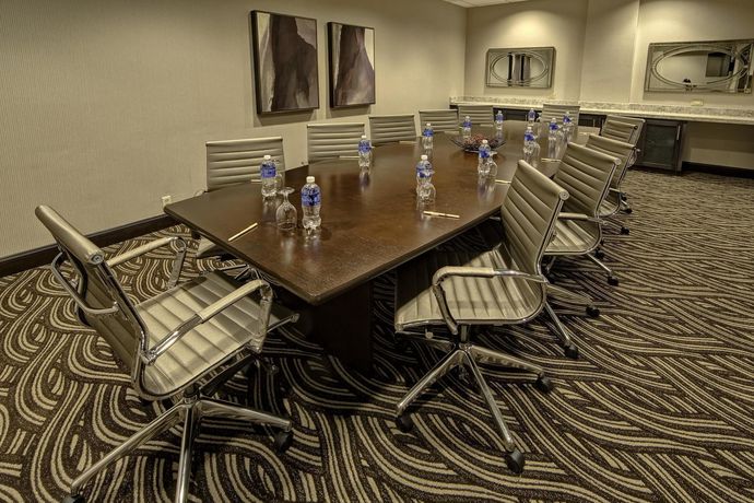Imagen de la habitación del Hotel Doubletree By Hilton Decatur Riverfront. Foto 3