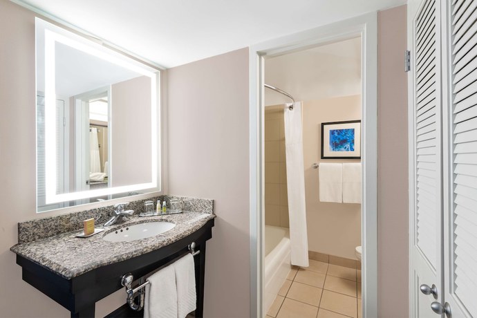 Imagen de la habitación del Hotel Doubletree By Hilton Denver Cherry Creek. Foto 9