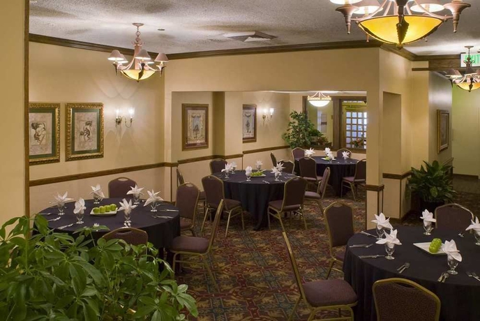 Imagen del bar/restaurante del Hotel Doubletree By Hilton Denver. Foto 3