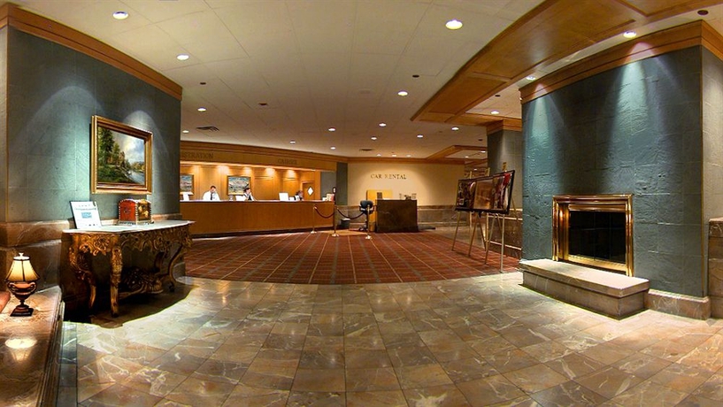 Imagen de los interiores del Hotel Doubletree By Hilton Denver. Foto 9