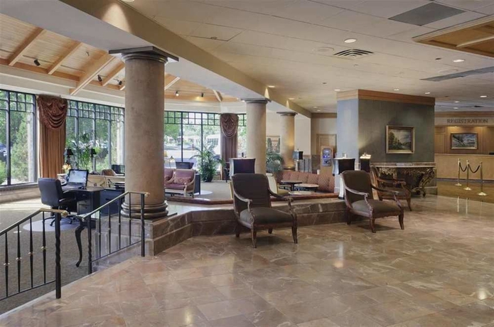 Imagen de los interiores del Hotel Doubletree By Hilton Denver. Foto 11