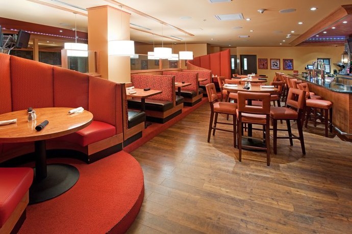 Imagen de los interiores del Hotel Doubletree By Hilton Denver International Airport. Foto 5