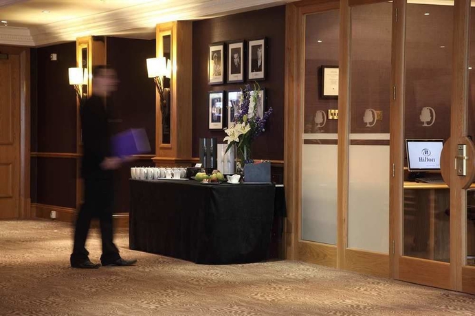 Imagen de los interiores del Hotel Doubletree By Hilton Dunblane Hydro. Foto 11