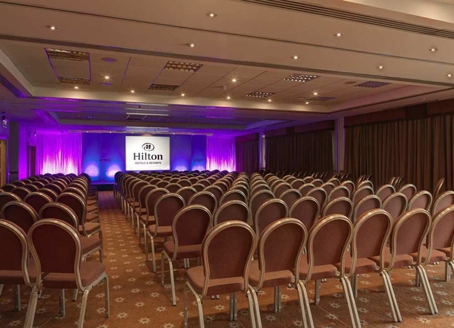 Imagen de los interiores del Hotel Doubletree By Hilton Edinburgh Airport. Foto 8