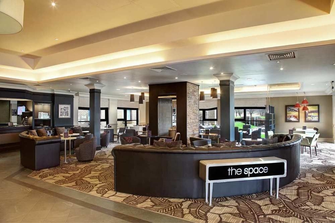Imagen de los interiores del Hotel Doubletree By Hilton Edinburgh Airport. Foto 13