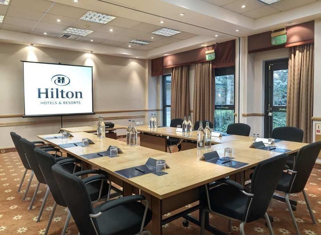 Imagen de los interiores del Hotel Doubletree By Hilton Edinburgh Airport. Foto 16