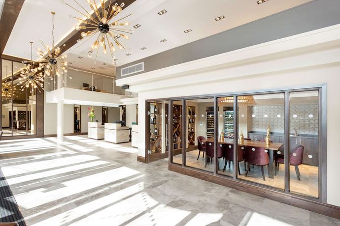 Imagen de los interiores del Hotel Doubletree By Hilton Edinburgh - Queensferry Crossing. Foto 20