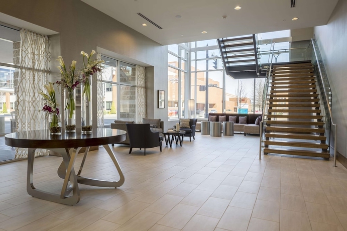 Imagen de los interiores del Hotel Doubletree By Hilton Evansville. Foto 14
