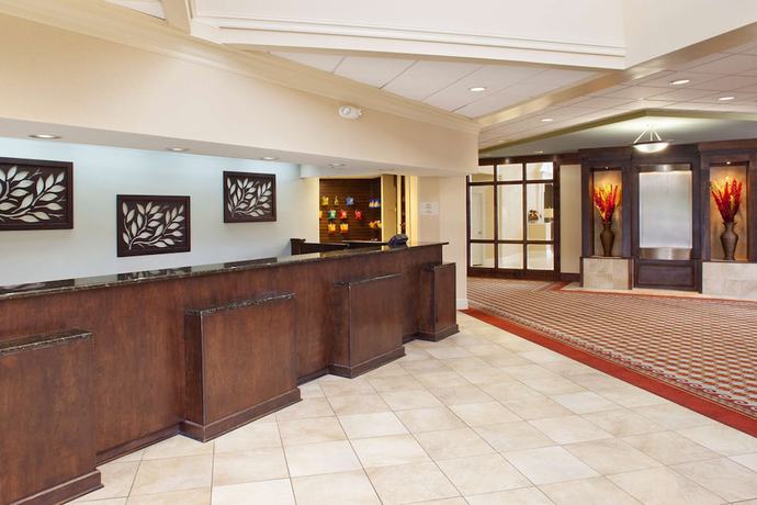 Imagen de los interiores del Hotel Doubletree By Hilton Fayetteville. Foto 16