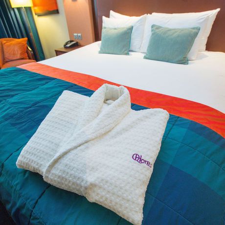 Imagen de la habitación del Hotel Doubletree By Hilton Forest Pines Spa and Golf Resort. Foto 13