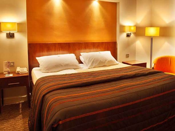 Imagen de la habitación del Hotel Doubletree By Hilton Forest Pines Spa and Golf Resort. Foto 2