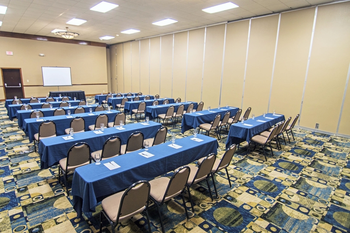 Imagen de los interiores del Hotel Doubletree By Hilton Fort Worth South. Foto 11