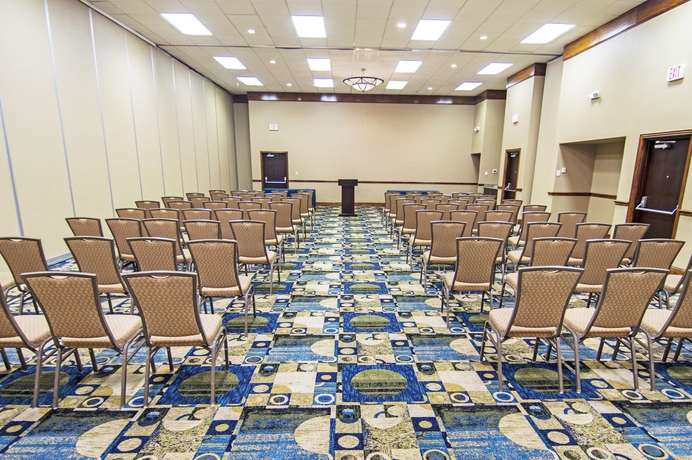 Imagen de los interiores del Hotel Doubletree By Hilton Fort Worth South. Foto 13