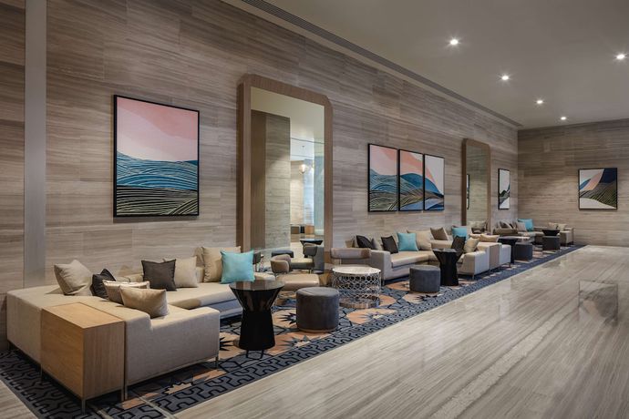 Imagen de los interiores del Hotel Doubletree By Hilton Fujairah City. Foto 17