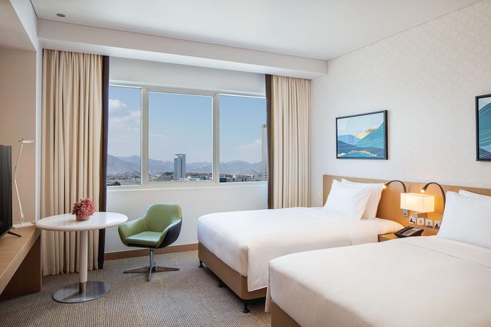 Imagen de la habitación del Hotel Doubletree By Hilton Fujairah City. Foto 8