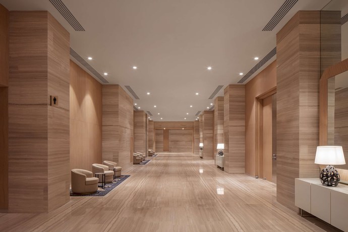 Imagen de los interiores del Hotel Doubletree By Hilton Fujairah City. Foto 18