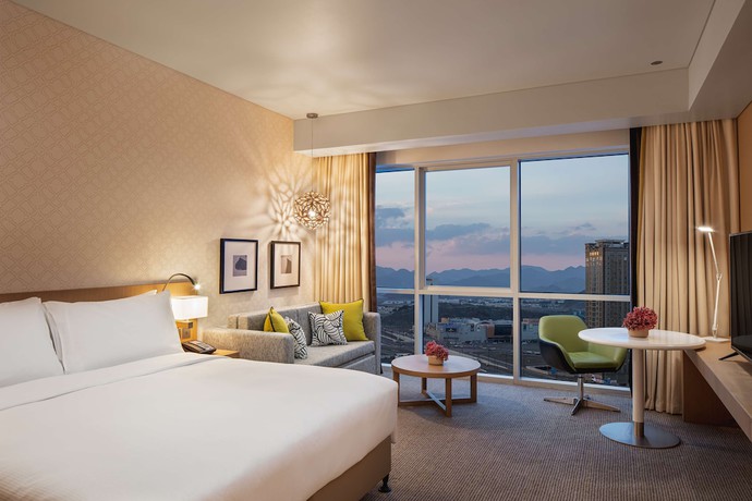 Imagen de la habitación del Hotel Doubletree By Hilton Fujairah City. Foto 13