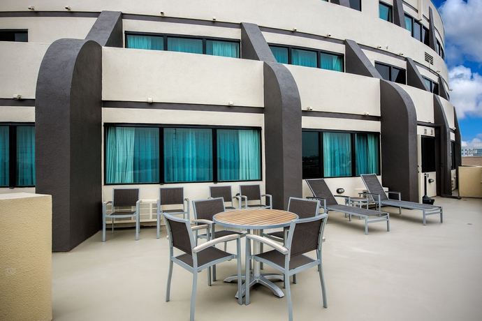 Imagen de los exteriores del Hotel Doubletree By Hilton Fullerton. Foto 12