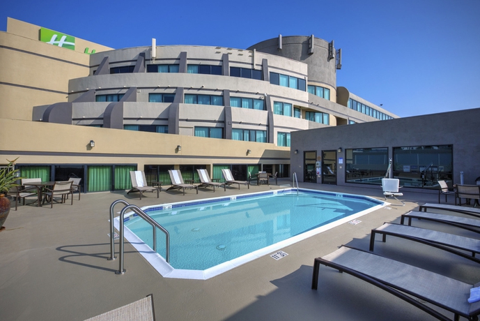 Imagen de la piscina del Hotel Doubletree By Hilton Fullerton. Foto 16