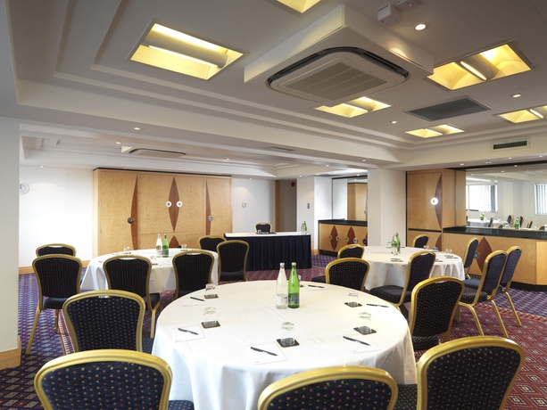 Imagen de los interiores del Hotel Doubletree By Hilton Glasgow Central. Foto 12