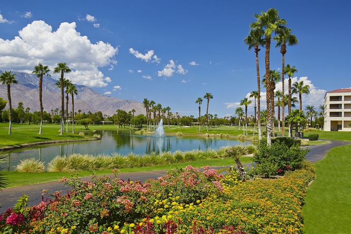Imagen de los exteriores del Hotel Doubletree By Hilton Golf Resort Palm Springs. Foto 9