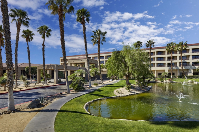 Imagen general del Hotel Doubletree By Hilton Golf Resort Palm Springs. Foto 2
