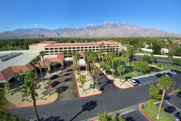 Imagen de los exteriores del Hotel Doubletree By Hilton Golf Resort Palm Springs. Foto 10