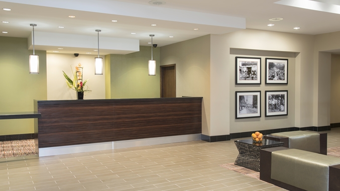 Imagen general del Hotel Doubletree By Hilton Grand Rapids Airport. Foto 3