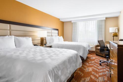 Imagen de la habitación del Hotel Doubletree By Hilton Greensboro Airport. Foto 17