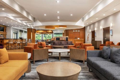 Imagen general del Hotel Doubletree By Hilton Greensboro Airport. Foto 7