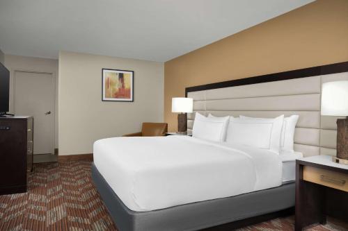 Imagen general del Hotel Doubletree By Hilton Greensboro Airport. Foto 12