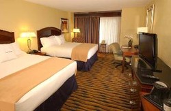 Imagen de la habitación del Hotel Doubletree By Hilton Greensboro. Foto 8