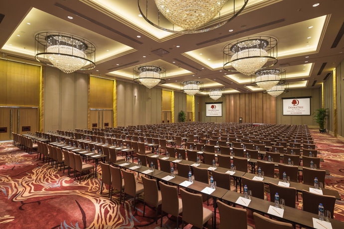 Imagen de los interiores del Hotel Doubletree By Hilton Guangzhou - Science City. Foto 15