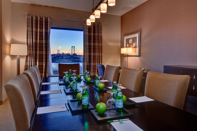 Imagen de los interiores del Hotel Doubletree By Hilton Halifax Dartmouth. Foto 10