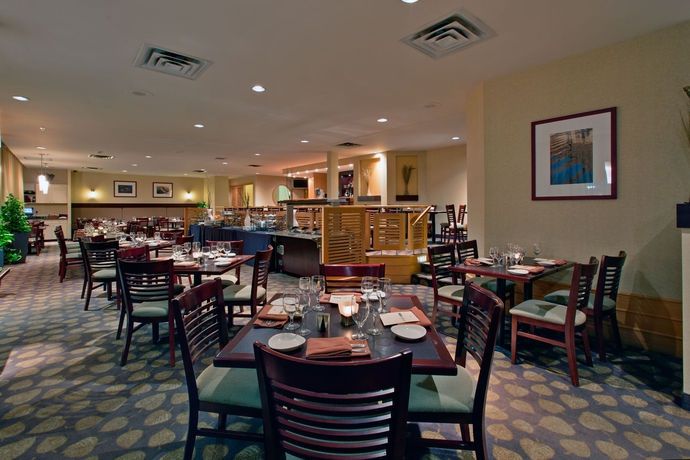 Imagen del bar/restaurante del Hotel Doubletree By Hilton Halifax Dartmouth. Foto 2