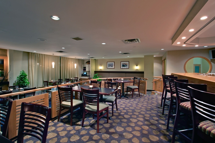 Imagen del bar/restaurante del Hotel Doubletree By Hilton Halifax Dartmouth. Foto 4