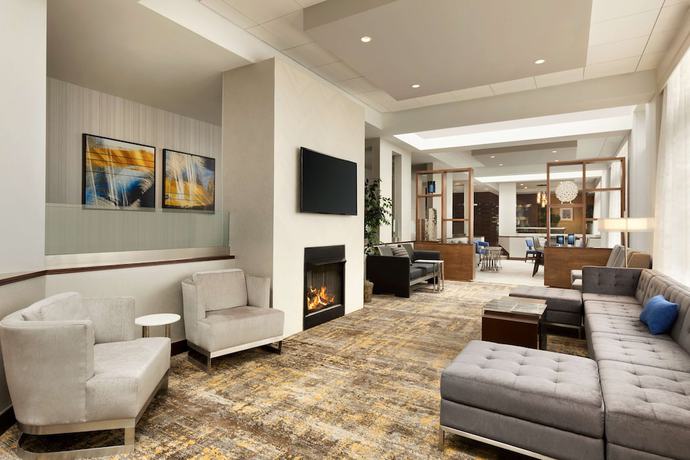 Imagen de los interiores del Hotel Doubletree By Hilton Hartford - Bradley Airport. Foto 18