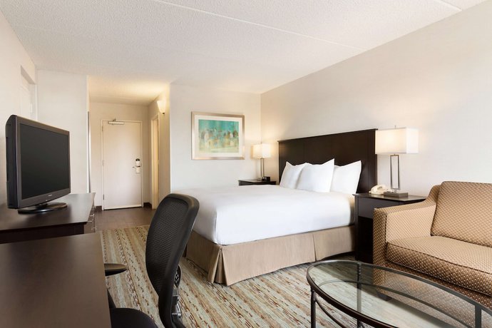 Imagen de la habitación del Hotel Doubletree By Hilton Hartford - Bradley Airport. Foto 8