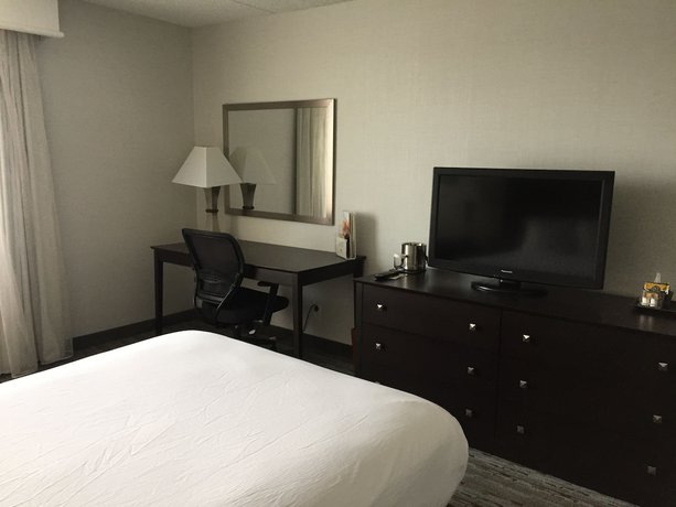Imagen de la habitación del Hotel Doubletree By Hilton Hartford - Bradley Airport. Foto 9