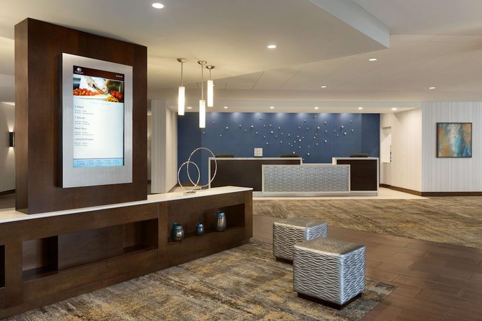 Imagen de los interiores del Hotel Doubletree By Hilton Hartford - Bradley Airport. Foto 20