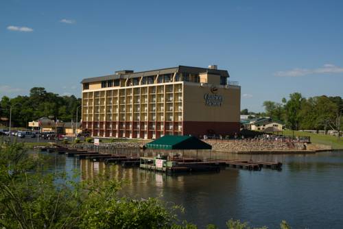 Imagen de la habitación del Hotel Doubletree By Hilton Hot Springs. Foto 2