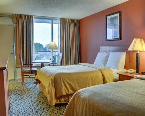 Imagen general del Hotel Doubletree By Hilton Hot Springs. Foto 1