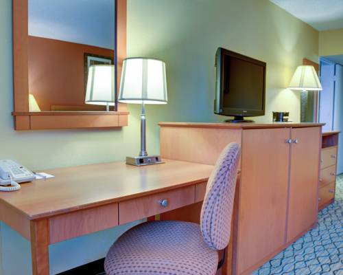 Imagen de la habitación del Hotel Doubletree By Hilton Hot Springs. Foto 9