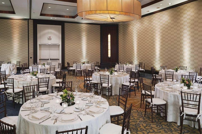 Imagen de los interiores del Hotel Doubletree By Hilton Hotel Boston Bedford Glen. Foto 10