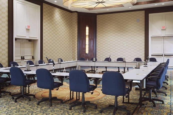 Imagen de los interiores del Hotel Doubletree By Hilton Hotel Boston Bedford Glen. Foto 11