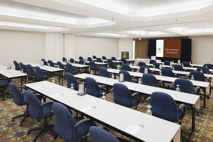 Imagen de los interiores del Hotel Doubletree By Hilton Hotel Boston Bedford Glen. Foto 12