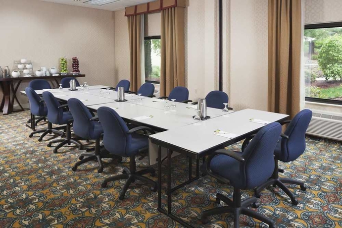 Imagen de los interiores del Hotel Doubletree By Hilton Hotel Boston Bedford Glen. Foto 13